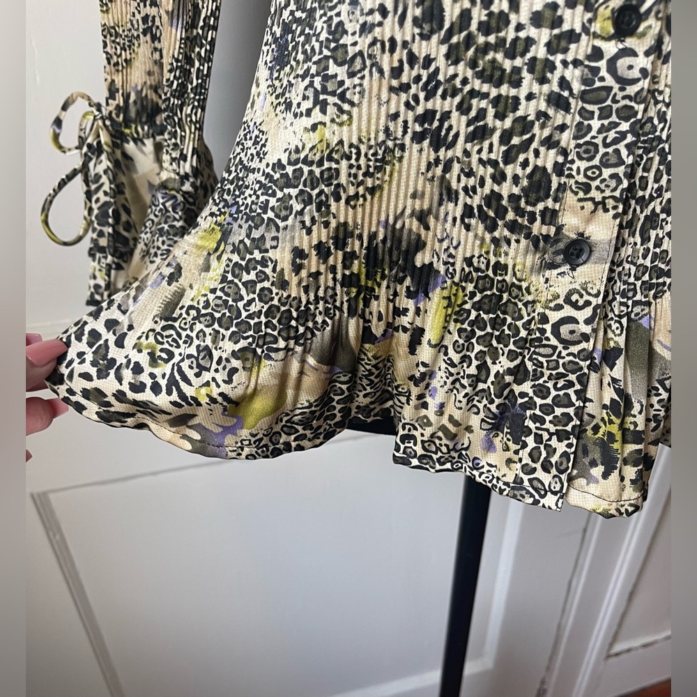 Essentials by Milano Black and White Ruffled Button Down Blouse - Picture 3 of 6